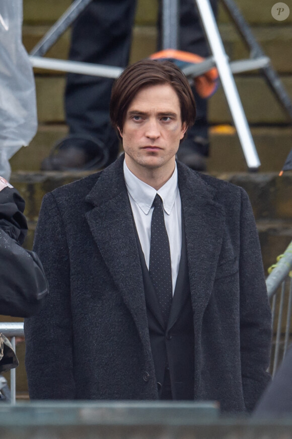 Robert Pattinson sur le tournage du film "The Batman" à Liverpool le 13 octobre 2020.