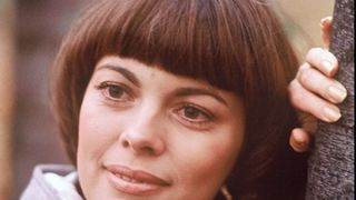 Mireille Mathieu : Pourquoi n'a-t-elle jamais changé de coupe de cheveux ?
