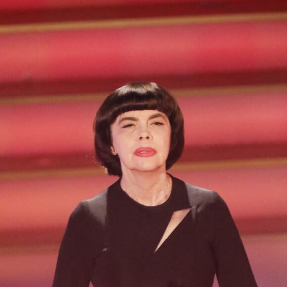 Mireille Mathieu - Les célébrités participent à l'émission de télévision 100,000 Lights of Advent à Suhl en Allemagne, le 1er décembre 2018