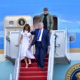 Donald J. Trump (président des Etats-Unis), avec sa femme la Première dame Melania et son fils Barron, débarquent d'Air Force One sur le tarmac de l'aéroport de Palm Beach, le 17 janvier 2020.   