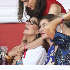 La princesse Caroline de Hanovre et Charlotte Casiraghi - La famille princière de Monaco assiste à la compétition du "Grand Prix du Prince de Monaco" dans les tribunes du Longines Global Champion Tour dans le cadre du Jumping international de Monte-Carlo, le 25 juin 2016. © Bruno Bebert/Pool Monaco/Bestimage