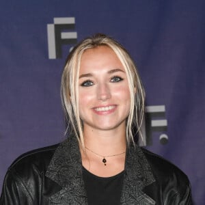 Chloé Jouannet - Photocall de la série "Infidèles" lors du Festival de la Fiction TV "Edition spéciale - 3 jours à Paris" aux Folies Bergère à Paris. Le 17 septembre 2020 © Coadic Guirec / Bestimage