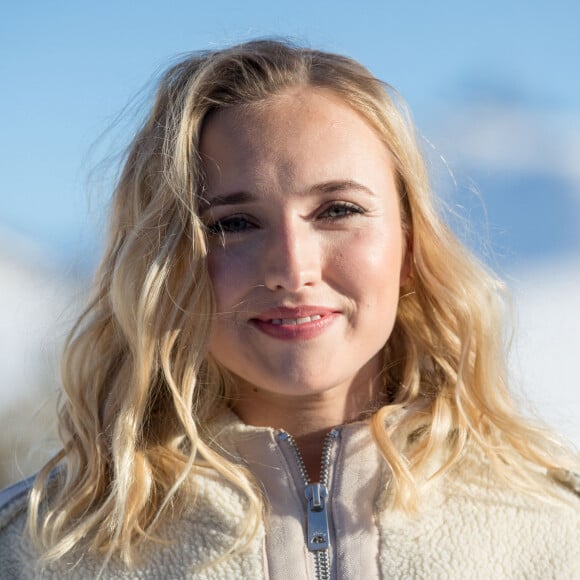 Chloé Jouannet (membre du jury) lors du photocall des membres du Jury le troisième jour de la 23ème édition du festival international du film de comédie l'Alpe d'Huez, Isère, France, le 16 janvier 2020. © Cyril Moreau/Bestimage