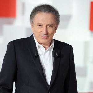 Exclusif - Michel Drucker - Enregistrement de l'émission "Vivement Dimanche" au studio Gabriel à Paris le 4 mars 2020 et diffusée le 8 mars 2020. © Guillaume Gaffiot/Bestimage