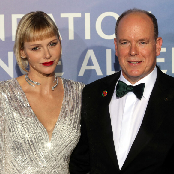 La princesse Charlène (bijoux Repossi) et le prince Albert II de Monaco lors du photocall du gala "Monte-Carlo Gala for Planetary Health" organisé par la Fondation Prince Albert II de Monaco. © Jean-François Ottonello / Nice Matin / Bestimage 