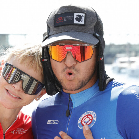 La princesse Charlène de Monaco et son frère Gareth Wittstock - La famille princière de Monaco à l'arrivée de la 3ème édition de la course "The Crossing : Calvi-Monaco Water Bike Challenge". Ce défi caritatif organisé par la Fondation Princesse Charlène se déroule les 12 et 13 septembre. Deux équipes de quatre athlètes, parmi lesquels la Princesse et son frère Gareth Wittstock, secrétaire général de la fondation, vont se relayer en water bike durant 24h pour relier les 180km qui séparent Calvi de Monaco. Monaco, le 13 septembre 2020. © Claudia Albuquerque/Bestimage