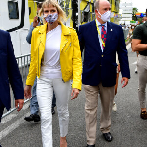 La princesse Charlene de Monaco et le prince Albert II de Monaco durant le 1er jour du Tour de France 2020 à Nice, le 29 août 2020. Un tour de France placé sous des mesures sanitaires strictes en période de COVID-19. © Bruno Bebert / Bestimage 