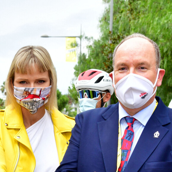 La princesse Charlene de Monaco et le prince Albert II de Monaco durant le 1er jour du Tour de France 2020 à Nice, le 29 août 2020. Un tour de France placé sous des mesures sanitaires strictes en période de COVID-19. © Bruno Bebert / Bestimage 