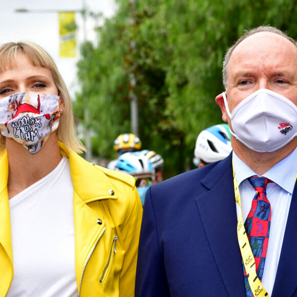 La princesse Charlene de Monaco et le prince Albert II de Monaco durant le 1er jour du Tour de France 2020 à Nice, le 29 août 2020. Un tour de France placé sous des mesures sanitaires strictes en période de COVID-19. © Bruno Bebert / Bestimage 