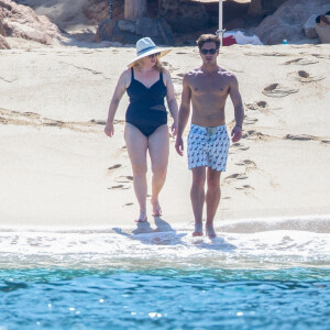 Exclusif - Rebel Wilson et son compagnon Jacob Busch passent des vacances romantiques sous le soleil de Cabo San Lucas au Mexique. Le 12 octobre 2020.
