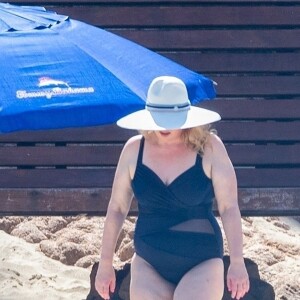Exclusif - Rebel Wilson et son compagnon Jacob Busch passent des vacances romantiques sous le soleil de Cabo San Lucas au Mexique. Le 12 octobre 2020.