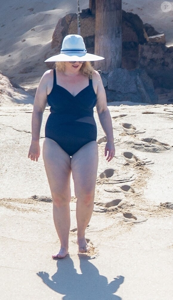 Exclusif - Rebel Wilson et son compagnon Jacob Busch passent des vacances romantiques sous le soleil de Cabo San Lucas au Mexique. Le 12 octobre 2020.