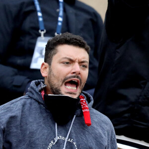 Kev Adams est venu encourager son ami S.Wawrinka qui jouait face à H.Gaston lors du tournoi de tennis des Internationaux de Roland Garros à Paris. Le 2 octobre 2020 © Dominique Jacovides / Bestimage