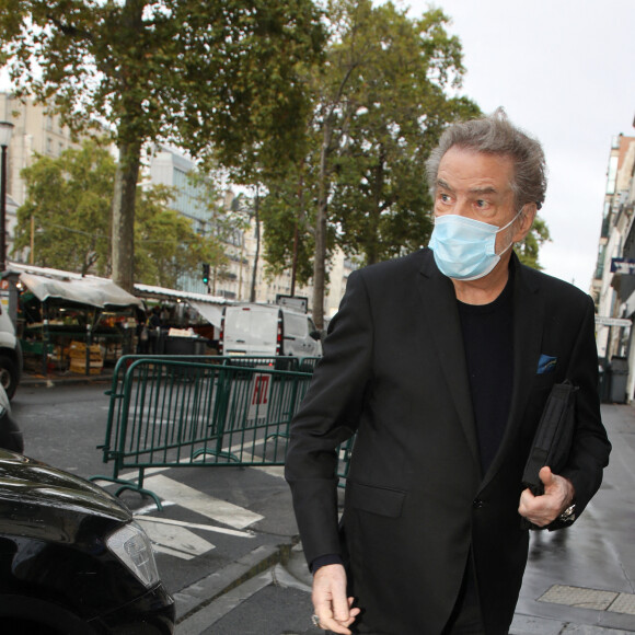 Exclusif - Eddy Mitchell arrive à la radio RTL le 7 octobre 2020. 