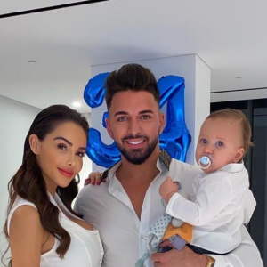 Nabilla et Thomas Vergara avec leur fils Milann (1 an) sur Instagram