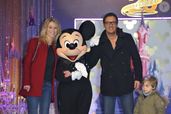 Dany Brillant avec sa femme Nathalie et leur fils - Prolongation du 20eme anniversaire de Disneyland Paris, le 23 mars 2013. 