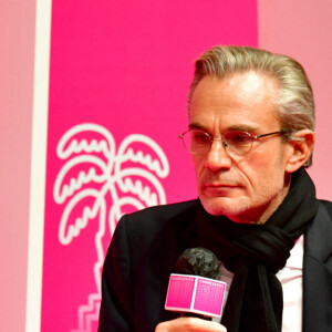 Elsa Esnoult et Laurent Weil au photocall de la seconde soirée du festival Canneseries saison 3 au Palais des Festivals à Cannes, le 10 octobre 2020. © Bruno Bebert / Bestimage