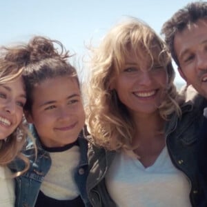 Julie Debazac, Kamel Belghazi, Emma Smet et Maïna Grézanié dans la série "Demain nous appartient", diffusée sur TF1.
