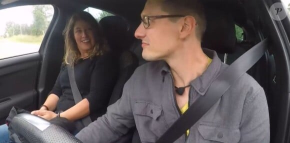 Laura de "L'amour est dans le pré 2020" avec ses prétendants Jean-Eudes et Benoit dans l'épisode du 2 novembre, sur M6