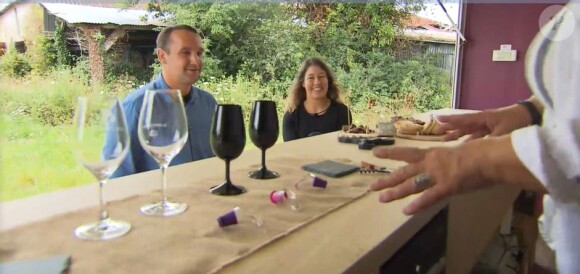 Laura de "L'amour est dans le pré 2020" avec ses prétendants Jean-Eudes et Benoit dans l'épisode du 2 novembre, sur M6