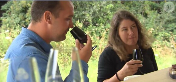 Laura de "L'amour est dans le pré 2020" avec ses prétendants Jean-Eudes et Benoit dans l'épisode du 2 novembre, sur M6