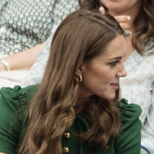 Catherine (Kate) Middleton, duchesse de Cambridge, Meghan Markle, duchesse de Sussex, et Pippa Middleton dans les tribunes lors de la finale femme de Wimbledon "Serena Williams - Simona Halep (2/6 - 2/6) à Londres, le 13 juillet 2019. © Ray Tang/London News Pictures via Zuma Press/Bestimage