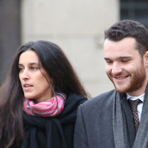 Louis Levy ( fils de Marc Levy) et Pauline Lévêque - Obsèques de Raymond Levy (père de Marc Levy) au cimetière de Passy à Paris le 15 décembre 2014