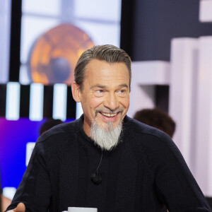 Exclusif - Florent Pagny - Enregistrement de l'émission "Clique" présentée par M. Achour sur Canal Plus à Issy-les-Moulineaux le 5 mars 2020. © Jack Tribeca/Bestimage 