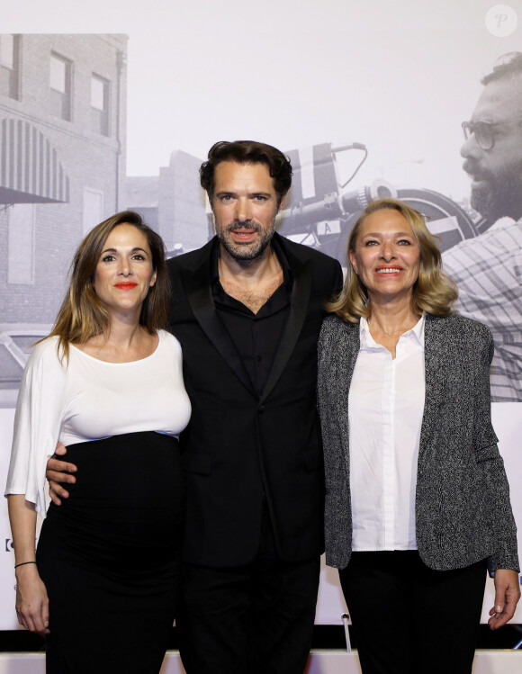 Victoria Bedos, (enceinte) Nicolas Bedos et leur mère Joëlle Bercot - Photocall de la cérémonie d'ouverture à la Halle Tony Garnier du 11ème Festival Lumiere 2019 de Lyon le 12 octobre 2019. © Dominique Jacovides / Bestimage