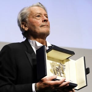 Alain Delon - Remise de la Palme d'Honneur à Alain Delon lors du 72ème Festival International du Film de Cannes. On may 19th 2019 © Jacovides-Moreau / Bestimage 