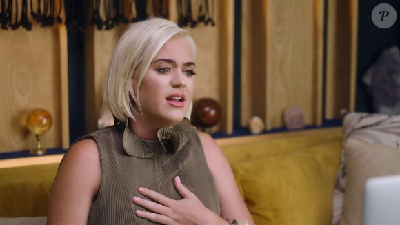 Katy Perry assure la promotion de son nouvel album "Smile" auprès de Zane Lowe. Le 25 août 2020.