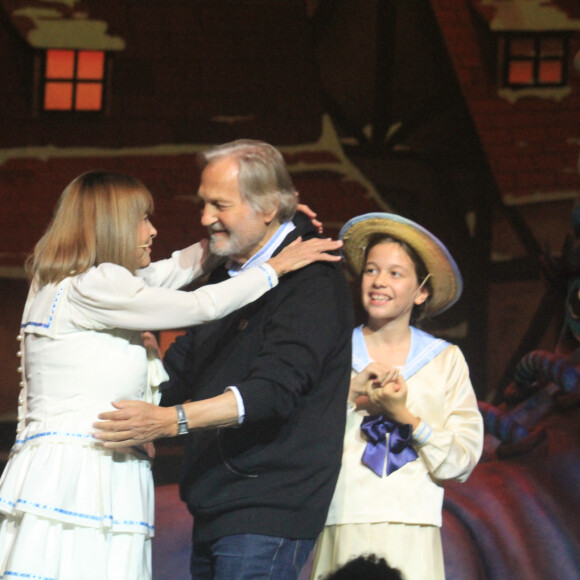 Exclusif - Chantal Goya et son mari Jean-Jacques Debout - Chantal Goya sur la scène du Palais des Congrès dans son spectacle "Le soulier qui vole" à Paris le 6 octobre 2019. © Philippe Baldini/Bestimage