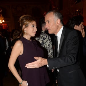 Léa Salamé enceinte, Gilles Bouleau à la 7e cérémonie des "Hommes de l'Année GQ" au musée d'Orsay à Paris, le 23 novembre 2016. © Rachid Bellak/Bestimage