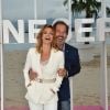 Ingrid Chauvin et Thierry Peythieu durant un photocall pour la 1ère édition du festival Canneseries, à Cannes, sur la plage du Gray d'Albion, le 9 avril 2018. © Bruno Bebert / Bestimage