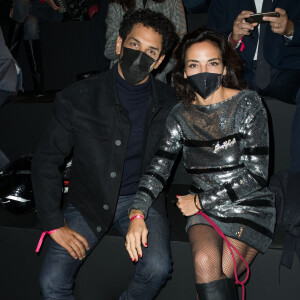Exclusif - Tomer Sisley, sa femme Sandra - Frontrow lors du défilé Etam Live Show à Paris le 29 septembre 2020. © Pool Agence Bestimage 