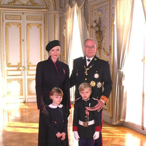 Le prince Albert de Monaco, son épouse la princesse Charlene et leurs enfants, le prince Jacques et la princesse Gabriella, au palais princier de Monaco, le 19 novembre 2020, jour de la Fête nationale en principauté.