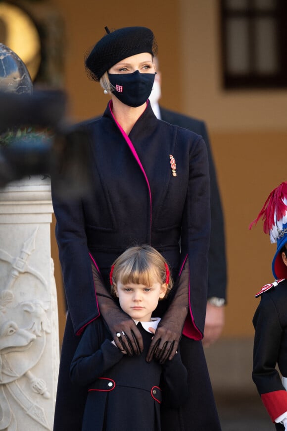 La princesse Charlene et sa fille la princesse Gabriella - Cérémonie dans la cour d'honneur du palais princier pour la Fête nationale de Monaco, le 19 novembre 2020.