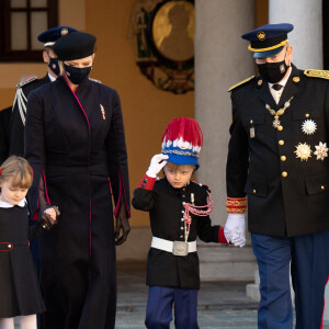 Le prince Albert, la princesse Charlene, leurs enfants Jacques et Gabriella, la princesse Caroline - Cérémonie dans la cour d'honneur du palais princier pour la Fête nationale de Monaco, le 19 novembre 2020.