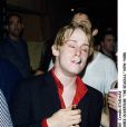  Macaulay Culkin fume une cigarette lors d'une soirée à New York 