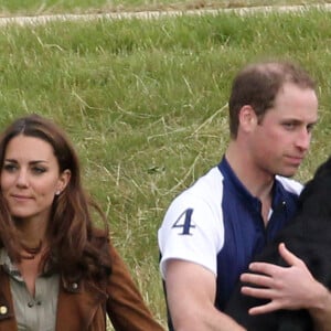 Prince William et Lupo, avec Kate le 17 juin 2012. Partie de polo.