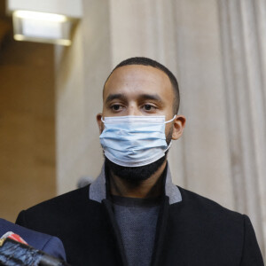 Les deux ressortissants américains (héros de l'attaque du Thalys) Anthony Sadler et Aleksander Skarlatos, au Palais de Justice de Paris lors du procès de l'attentat du Thalys d'août 2015 - Paris le 20 Novembre 2020 © Christophe Clovis / Bestimage  The 2 American nationals (heroes from the Thalys attack) Anthony Sadler and Aleksander Skarlatos at the Palais de Justice for the trial of the August 2015 Thalys attack - Paris on November 20, 2020 