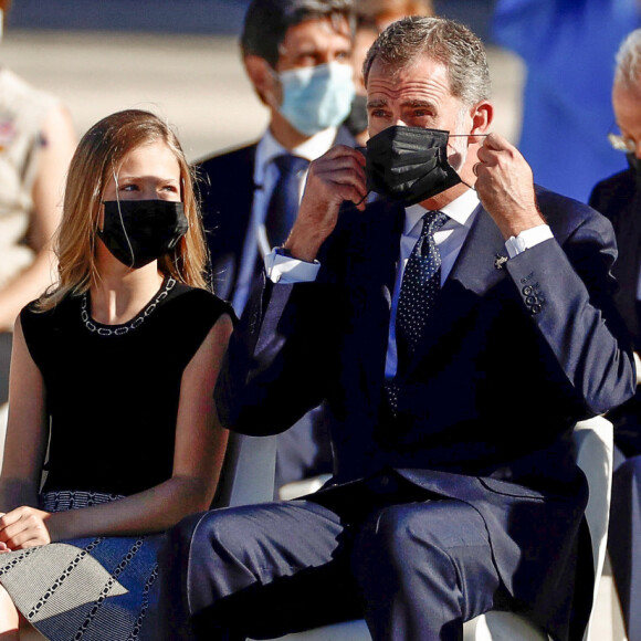 Le roi Felipe VI, la reine Letizia et leurs filles la princesse Leonor et la princesse Sofia d'Espagne - La famille royale d'Espagne lors de la commémoration en hommage aux victimes du Coronavirus (COVID-19) à Madrid. Le 16 juillet 2020