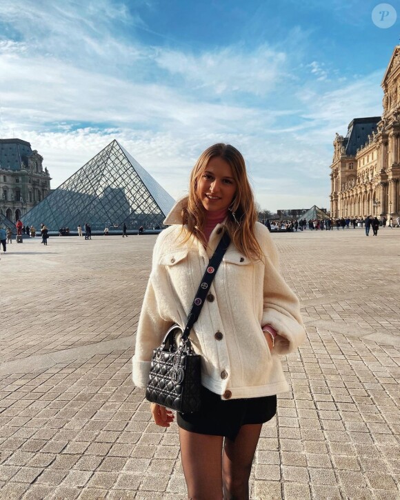 Lola Courbet, la fille de l'animateur télé et radio Julien Courbet, est sublime.
