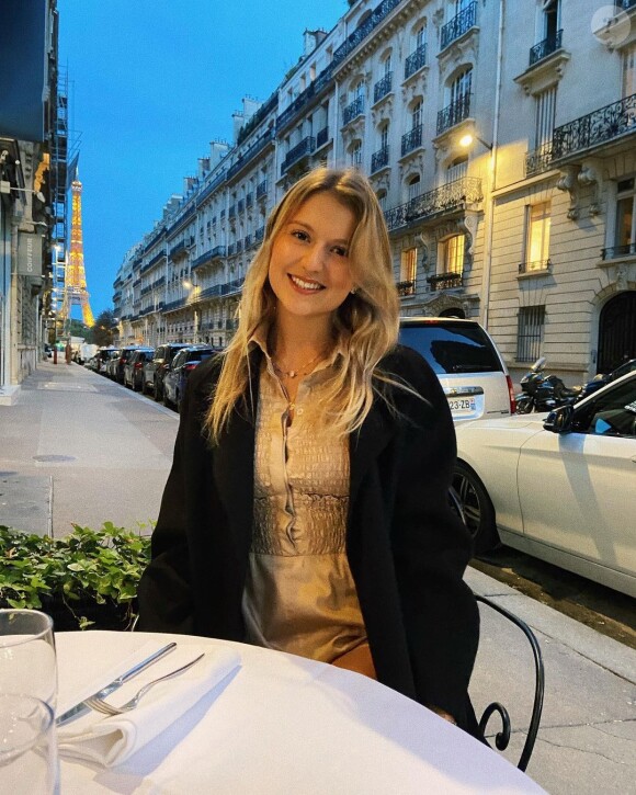 Lola Courbet est la très jolie fille de l'animateur Julien Courbet.