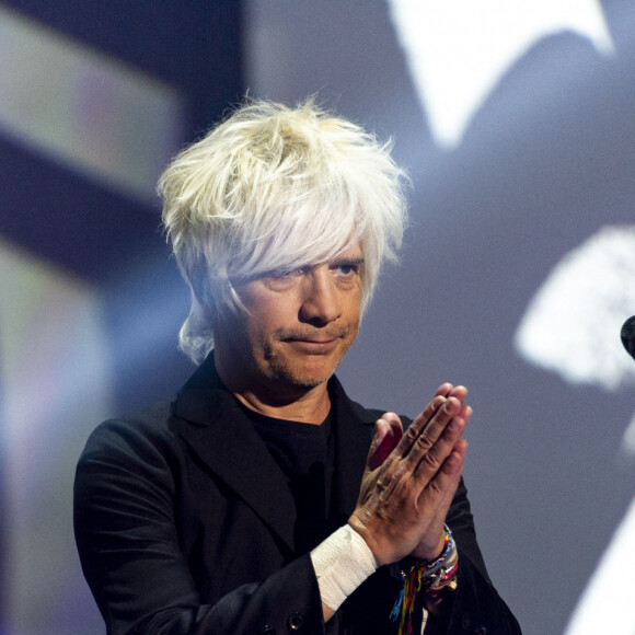 Exclusif - Nicola Sirkis - À l'occasion des 40 ans de carrière de Jean-Paul Gaultier et de sa revue spectacle " Fashion Freak Show " aux Folies Bergère. Le 9 octobre 2018. © Pierre Perusseau / Bestimage