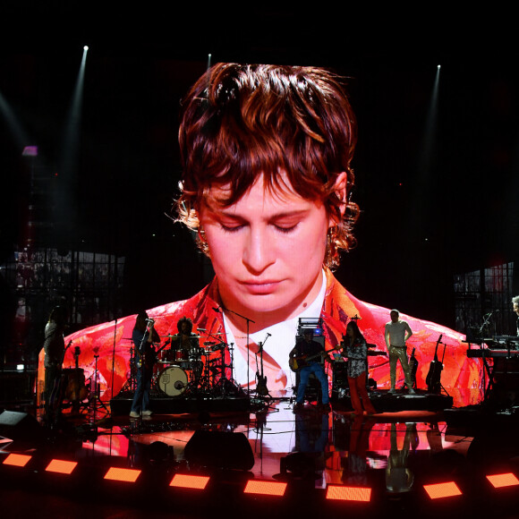 Exclusif - Christine and the Queens (Héloïse Letissier) - Scène - Enregistrement de l'émission "Tous ensemble pour la musique" pour la fête de la musique 2020 à l'AccorHotels Arena à Paris le 17 juin 2020. © Cyril Moreau / Veeren Ramsamy / Bestimage