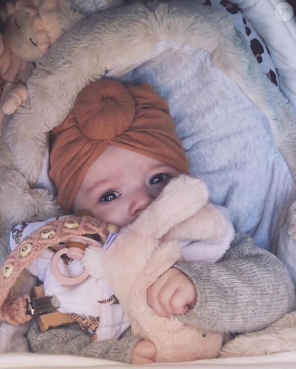Alizée a dévoilé le visage de sa fille Maggy à l'occasion de la célébration de ses 4 mois le 24 mars 2020.