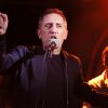 Gad Elmaleh présente en avant-première son album où il intérprète les grands succès de Claude Nougaro lors d'un concert privé (30 personnes) sur la péniche "Maison Claude Nougaro" à Toulouse, le 24 août 2020.