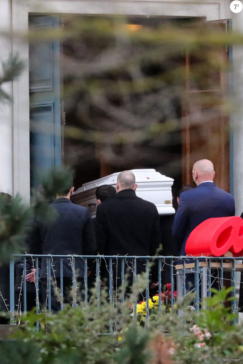 Exclusif Arrivée du cercueil à la cérémonie religieuse en hommage au joueur Christophe
