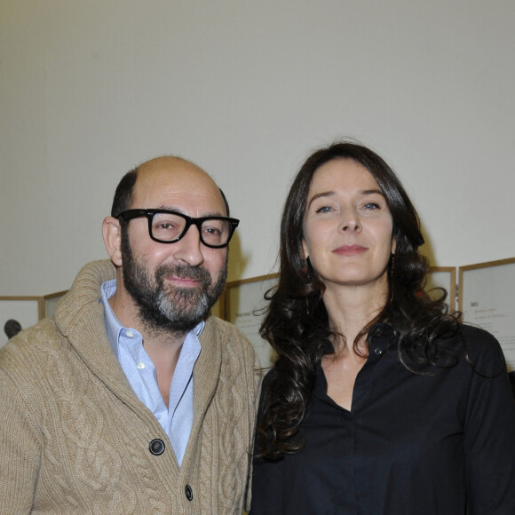 Kad Merad et sa femme Emmanuelle Cosso Merad - Vernissage de l'exposition d'Emmanuelle Cosso Merad et de Pierre-Marie Brisson a l'Atelier-galerie Clot a Paris le 6 Decembre 2012.